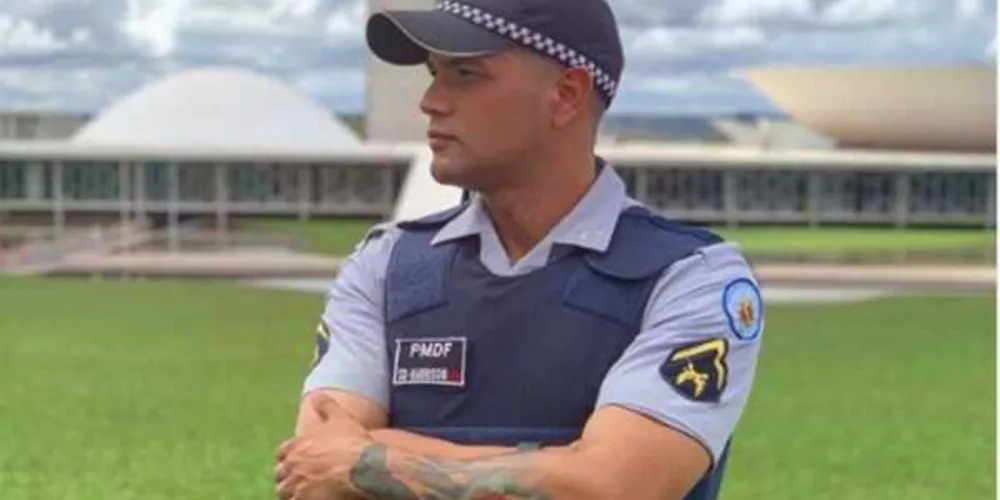 Imagem ilustrativa da imagem PM do Distrito Federal retira porte de arma de policial gay