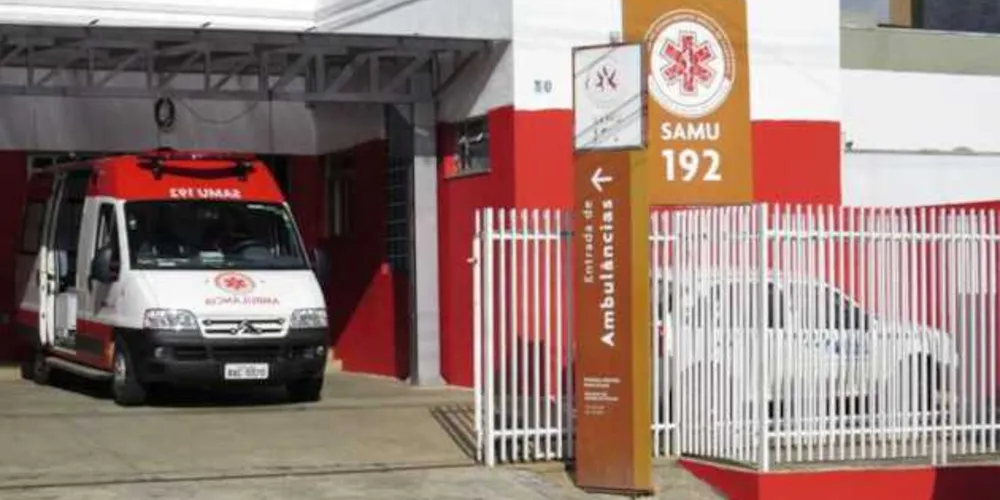Homem foi socorrido por equipes do Samu