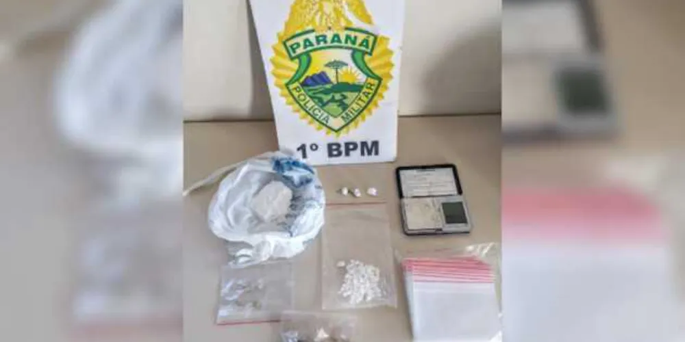 Imagem ilustrativa da imagem Após denúncias, rapaz é preso com drogas em Uvaranas