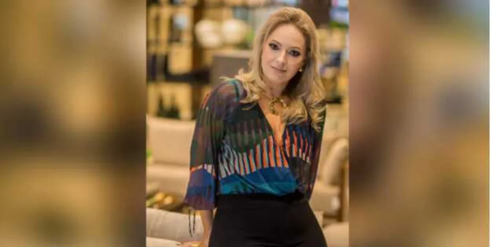 Dia da Mulher – A coluna RC já está a todo vapor para a realização da ação especial do Dia da Mulher de 2021. O tema escolhido deste ano será “Ame a Mulher que você é” e conta com a parceria de Kiers Concept, Mariza Kiers Acessórios, Salão Menina Bonita,  Arezzo, Laertes Soares, FF Films, Luxe Decorações, A Fabr1ca, Princess Eventos, Eficácia Brasil Farmácia de Manipulação e Inpelle Saúde e Beleza. No registro de Laertes Soares, a participante da ação Mulheres de 2019, Luciane Nunes de Freitas.