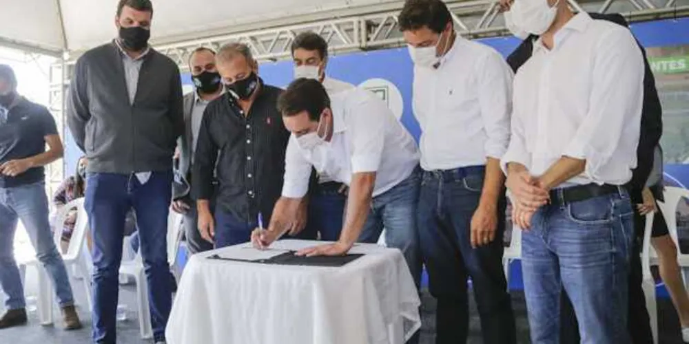 O projeto inclui um viaduto sobre a PR-151, uma ponte sobre o Rio Iapó e uma interseção em nível no entroncamento com a PR-090
