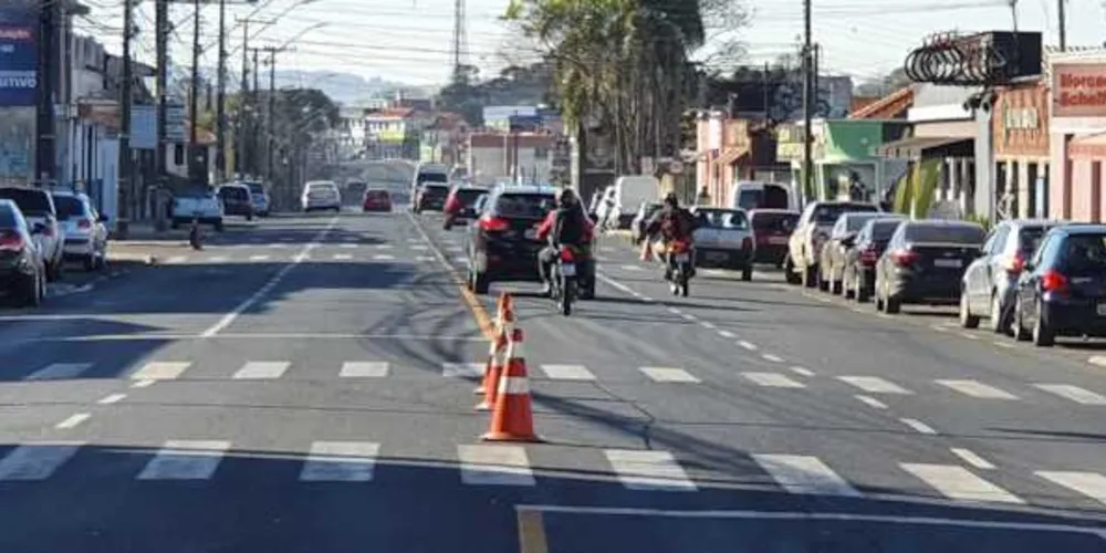 Furto aconteceu na avenida Carlos Cavalcanti, principal via de comércio de Uvaranas