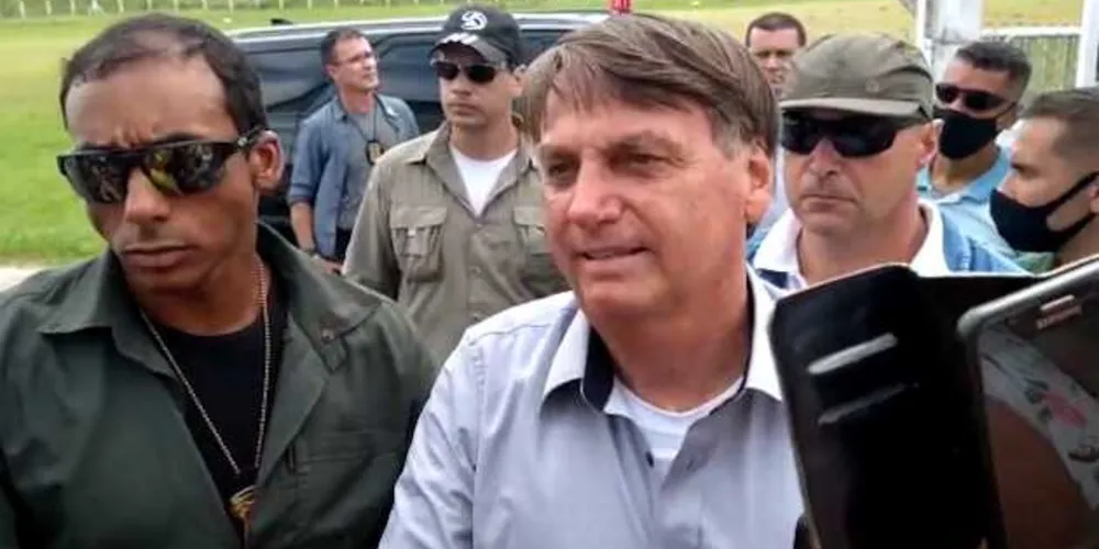 A comitiva embarcou da Base Aérea de Brasília por volta das 9h deste sábado, e chegou em São Francisco do Sul no final da manhã