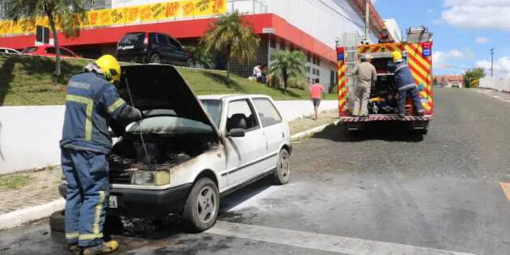 Ocorrência foi registrada na tarde deste sábado na Avenida Monteiro Lobato, região do Jardim Carvalho