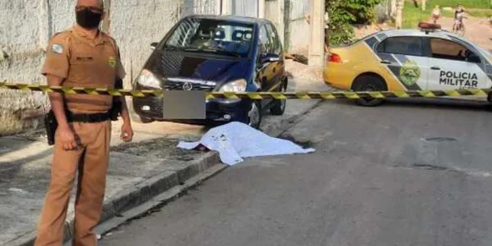 Imagem ilustrativa da imagem Atiradores executam homem diante frente da esposa em Curitiba