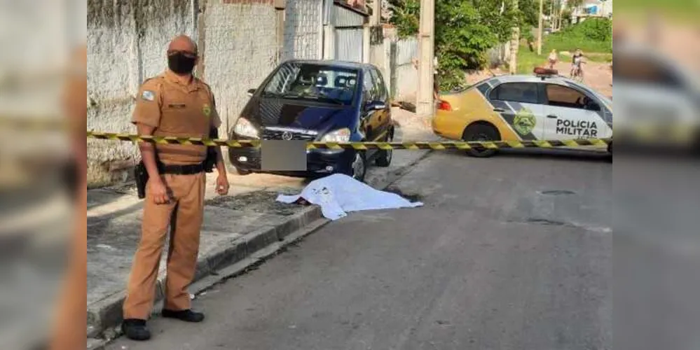 Imagem ilustrativa da imagem Atiradores executam homem diante frente da esposa em Curitiba