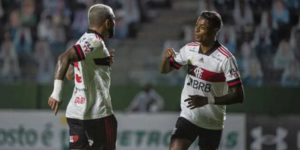 Duelo decisivo pelo Brasileirão está marcado para as 16h deste domingo (14)