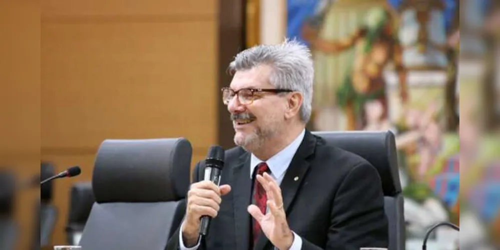 Imagem ilustrativa da imagem Ministro do STJ é internado com covid-19 em Brasília