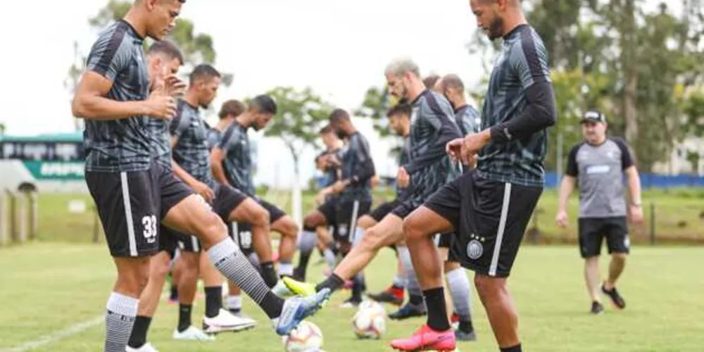 Durante os 10 dias, a equipe ficará concentrada no Centro de Treinamento do Atlético Sorocaba e fará jogos-treino