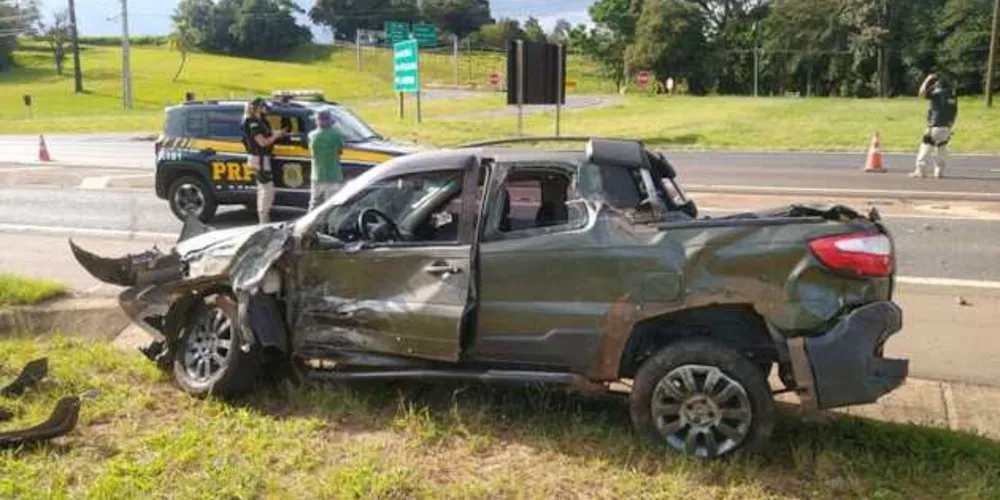 Imagem ilustrativa da imagem Acidente em trevo de PG tem vítima em estado grave