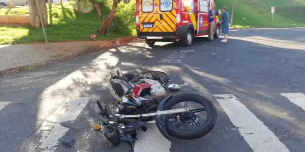 Imagem ilustrativa da imagem Motociclista fica ferido após acidente com carro no Centro