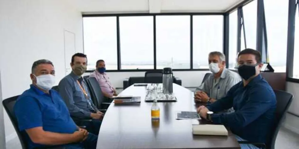 A reunião aconteceu no dia 12, no Paço Municipal, na cidade de Carambeí