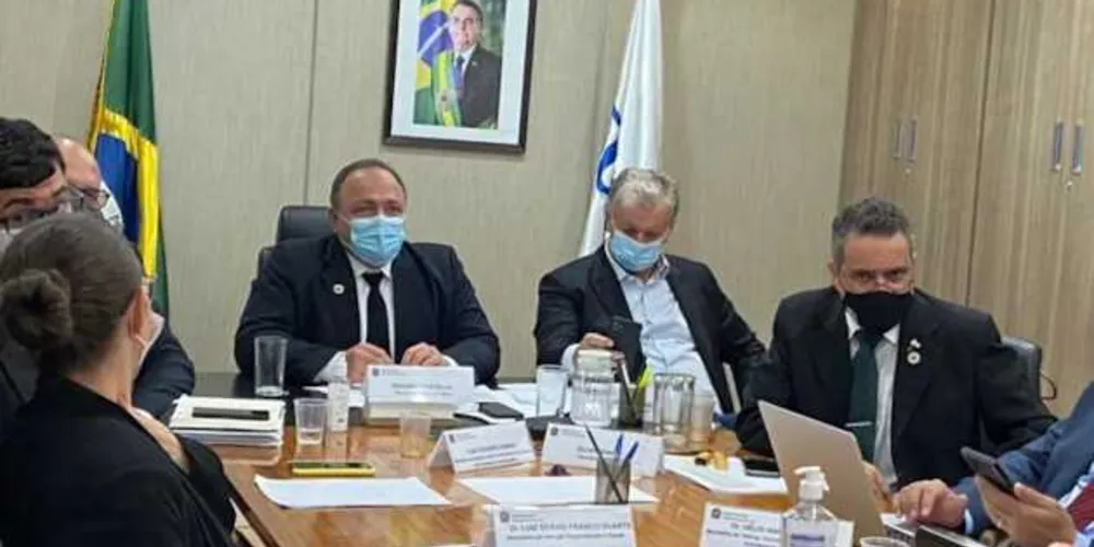 Imagem ilustrativa da imagem Ministério promete 230 milhões de doses de vacinas até julho