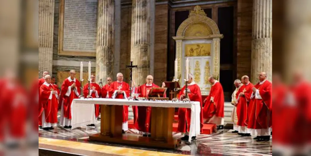 Visita dos bispos diocesanos aos túmulos dos apóstolos, na Diocese de Roma. 