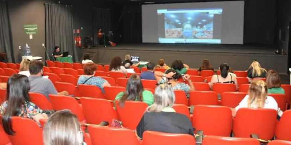 Prefeitura participou de reunião virtual nesta quinta-feira (18) junto ao Núcleo Regional de Educação