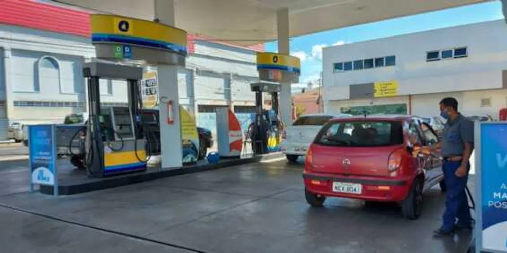 Imagem ilustrativa da imagem Gasolina ultrapassa R$ 5,00 em PG