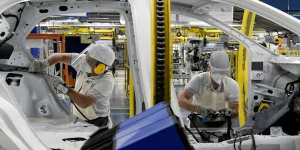 Na análise trimestral, o PIB apresentou, na série com ajuste sazonal, crescimento de 3,4% no quarto trimestre