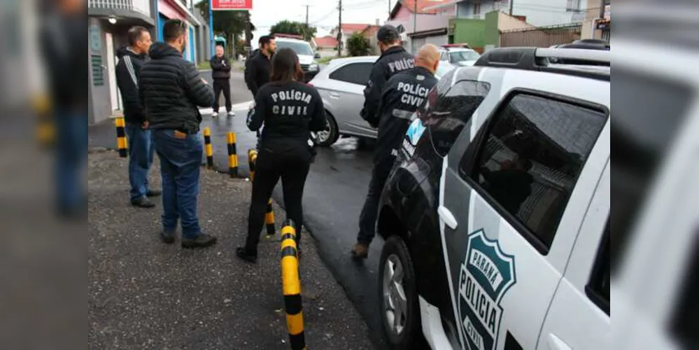 Processo seletivo que aconteceria neste domingo prevê contratação de delegados, investigadores e papiloscopistas
