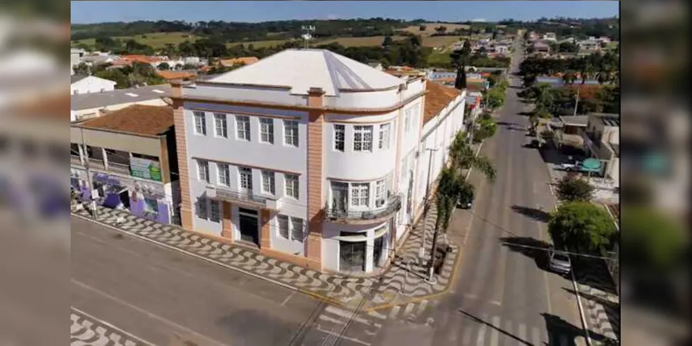São 923 casos confirmados para Covid-19 em residentes de Palmeira, sendo 646 recuperados, 262 em isolamento domiciliar e 15 óbitos por Covid-19.