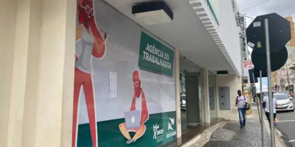 Os salários variam de R$ 1 mil a R$ 1.500,00