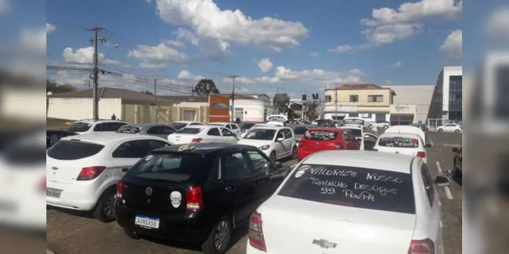 Motoristas estão preocupados com a falta de posicionamento da empresa Uber quanto as taxas cobradas nas corridas