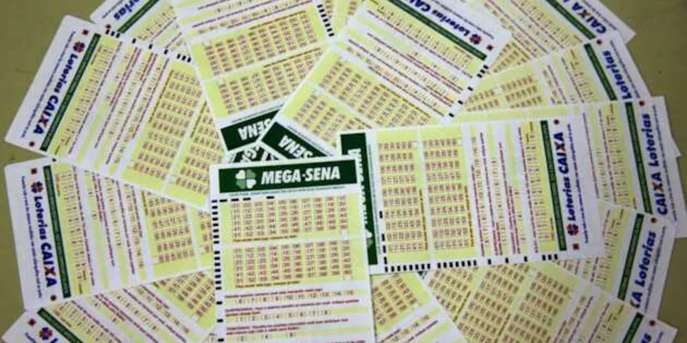 A aposta mínima, com seis dezenas marcadas, custa R$ 4,50.