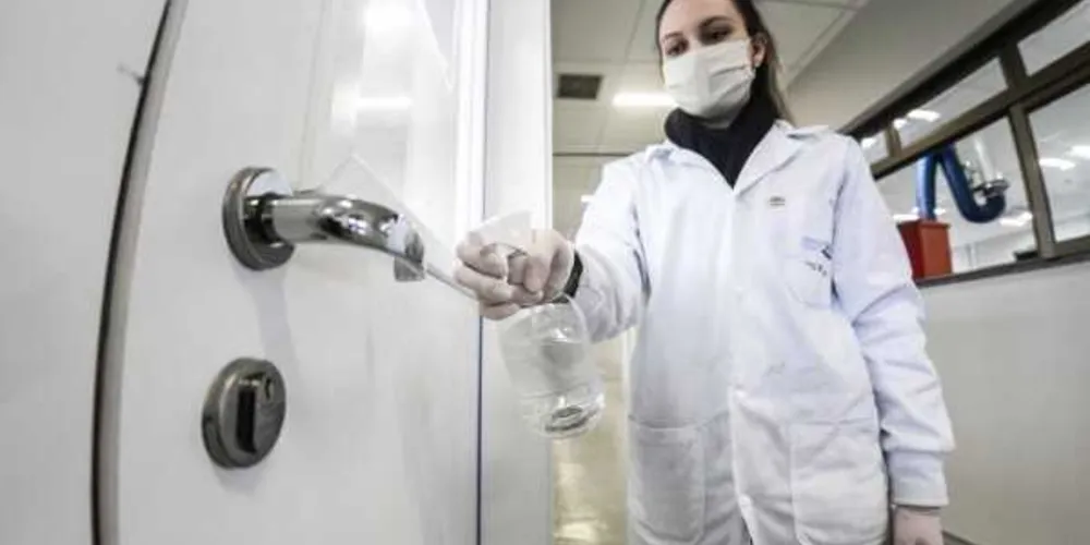 A inovação funciona com nanopartículas de prata para proteger e revestir superfícies por, no mínimo, 72 horas.