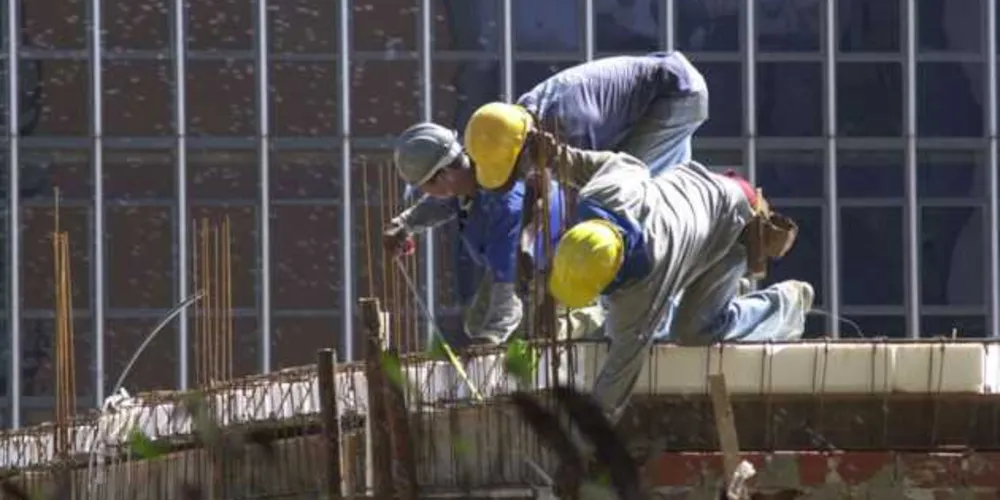Imagem ilustrativa da imagem Confiança da construção recua 0,5 pontos em fevereiro