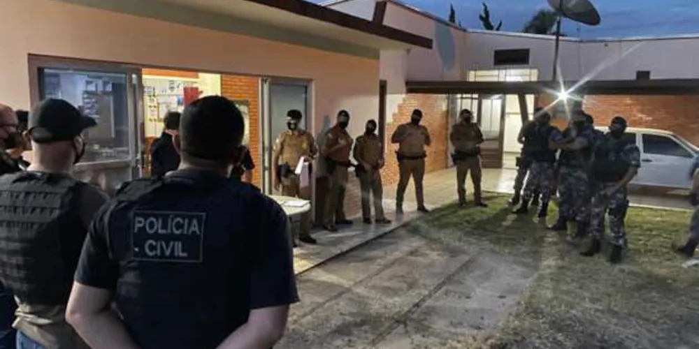 O objetivo foi identificar, apreender e prender suspeitos relacionados a uma série de roubos ocorridos em Carambeí