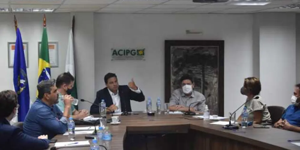 Secretário de Estado esteve na ACIPG para detalhar o modelo de concessão de rodovias proposto pelo governo federal