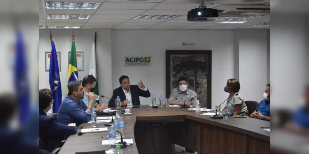 Secretário de Estado esteve na ACIPG para detalhar o modelo de concessão de rodovias proposto pelo governo federal