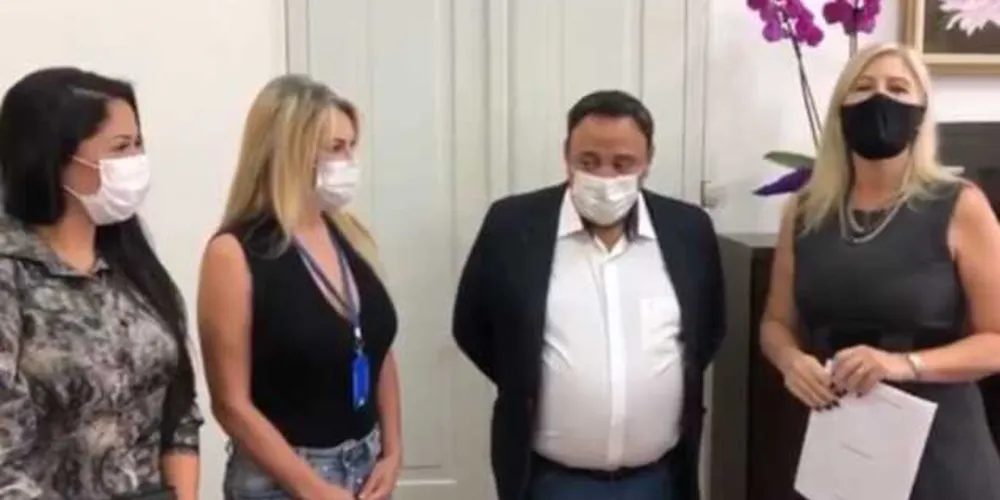 Na reunião, secretária solicitou veículo, aparelho de mamografia e material para cursos na Apae