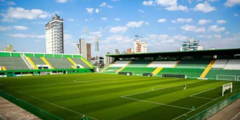 Imagem ilustrativa da imagem Partida de futebol em SC é adiada após avanço da Covid-19