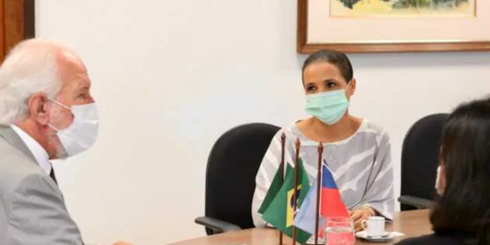 Vice-governador citou que Paraná quer fortalecer relações comerciais e culturais com país caribenho