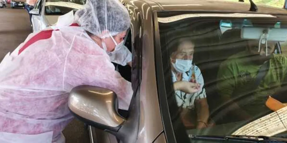 Imagem ilustrativa da imagem Vacinação de idosos com mais de 85 anos tem alta procura em PG