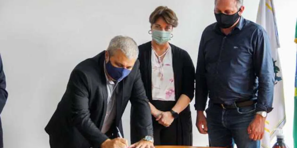 Documento foi assinado pelo prefeito Jorge Derbli nesta sexta-feira (26)