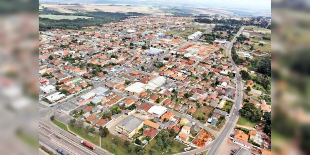 Acidente ocorreu próximo do acesso ao município de Carambeí