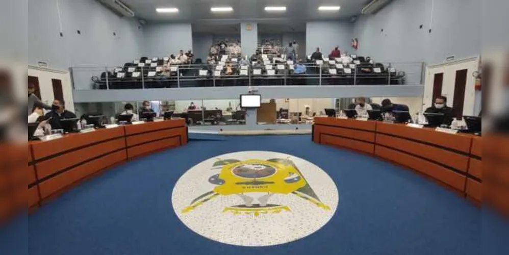 Circulação de pessoas no prédio da Câmara também está proibida.