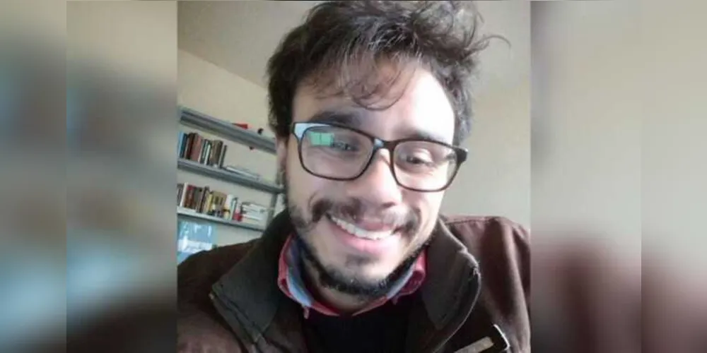 Juliano Lima Schualtz, é estudante de História pela Universidade Estadual de Ponta Grossa (UEPG) e militante do Coletivo Negro Ilê Aiyê, na mesma universidade.