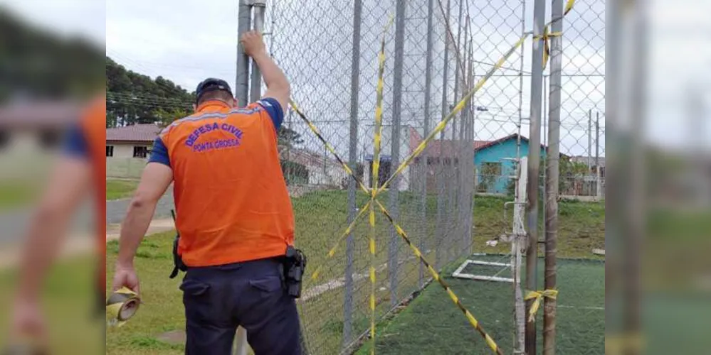 Imagem ilustrativa da imagem Defesa Civil interdita quadras esportivas no Município
