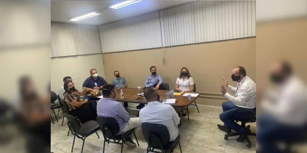 Imagem ilustrativa da imagem Diretores da ACIPG se reúnem com secretários para discutir decretos
