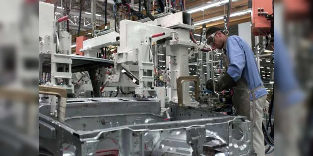 Produção industrial caiu 4,5% em 2020 no Brasil 
