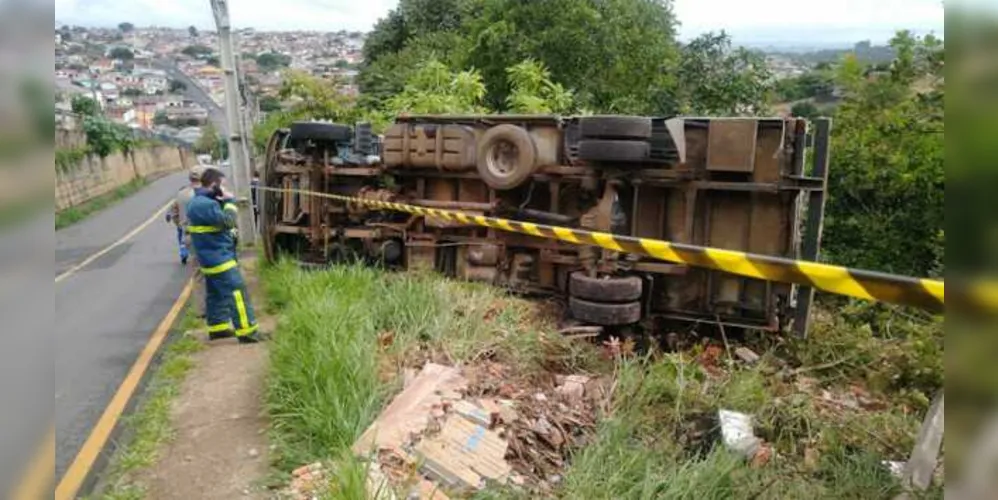 Acidente ocorreu no início da tarde desta quinta-feira (4), em Ponta Grossa