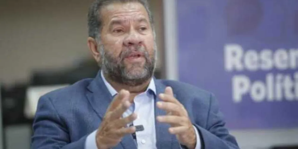 Carlos Lupi, anunciou, nesta sexta-feira (5), que o partido solicitará, na Justiça, a interdição de Jair Bolsonaro