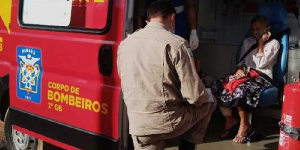 Equipe do Siate foi até a região de Uvaranas para prestar os atendimentos iniciais.