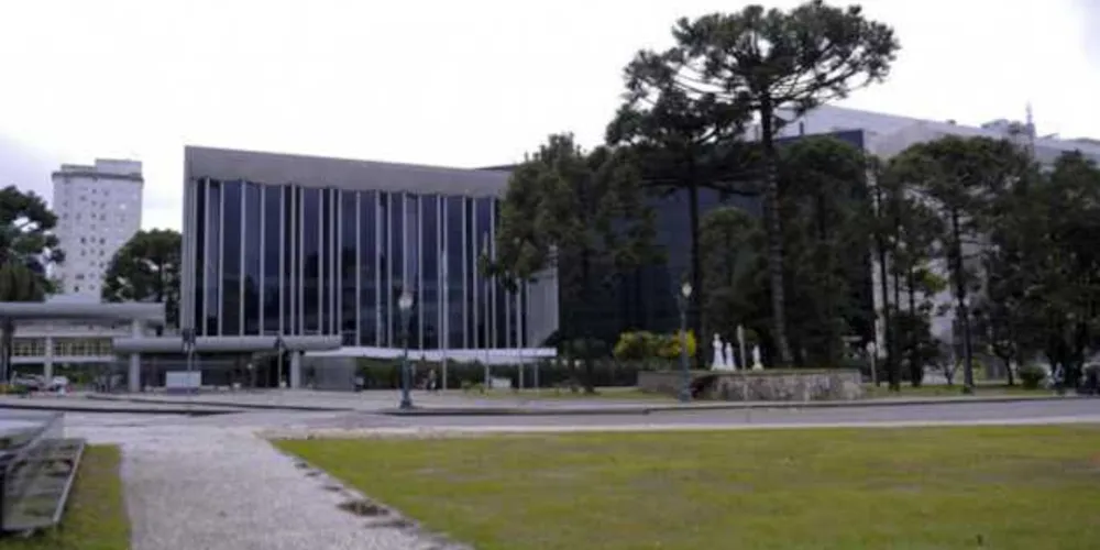 Ato da Comissão Executiva apresenta novas restrições de acesso à Assembleia Legislativa.