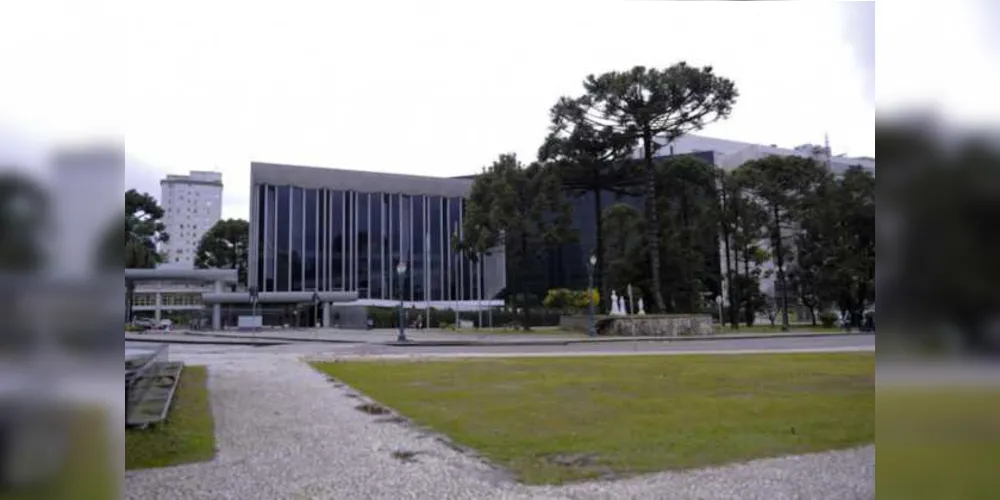 Ato da Comissão Executiva apresenta novas restrições de acesso à Assembleia Legislativa.