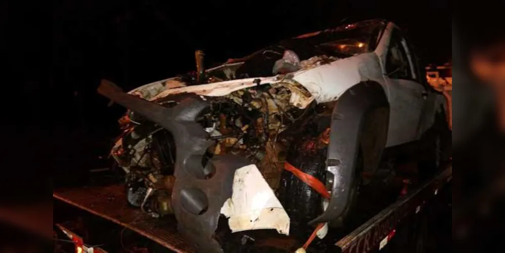 Fiat Strada ficou bastante destruída.