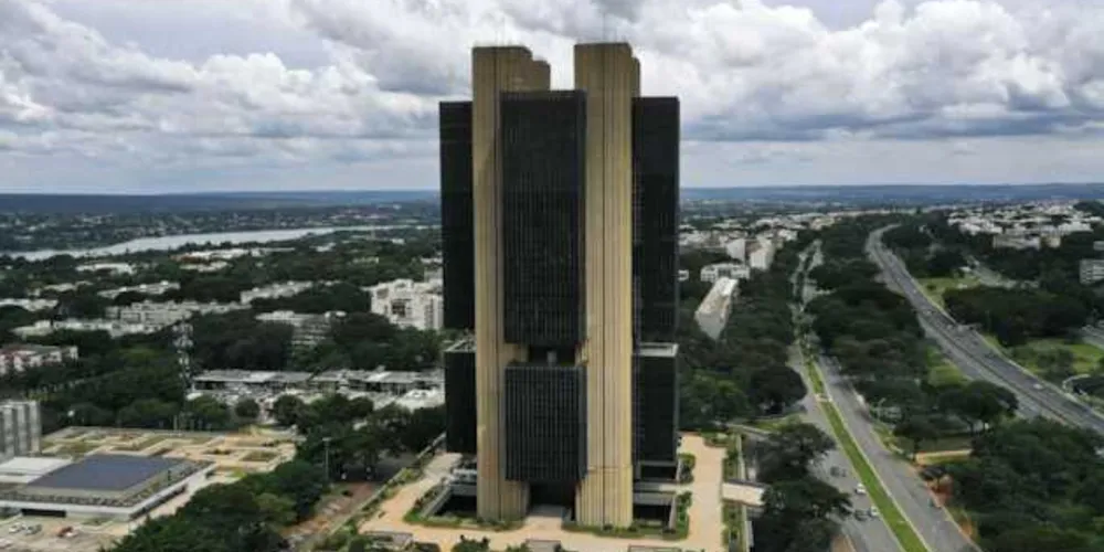 As instituições financeiras consultadas pelo BC reduziram a projeção para o crescimento da economia brasileira este ano de 3,29% para 3,26%