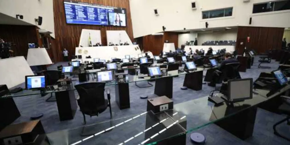 Na votação, a comunicação com os pais deve ser realizada em no máximo 15 dias.